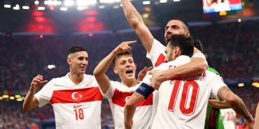 a-milli-takim-son-16-bileti-icin-sahaya-cikiyor-ilk-11ler-belli-oldu-kryh