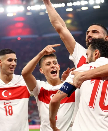 a-milli-takim-son-16-bileti-icin-sahaya-cikiyor-ilk-11ler-belli-oldu-kryh