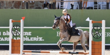 BİNİCİLİKTE SAKARYA'NIN GURURU OLDU