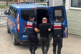 SAKARYA'DA ARANMA KAYDI VE HAPİS CEZASI BULUNAN 698 KİŞİ YAKALANDI HAKLARINDA KESİNLEŞMİŞ HAPİS CEZASI BULUNAN 107 KİŞİ CEZAEVİNE GÖNDERİLDİ