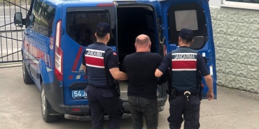 SAKARYA'DA ARANMA KAYDI VE HAPİS CEZASI BULUNAN 698 KİŞİ YAKALANDI HAKLARINDA KESİNLEŞMİŞ HAPİS CEZASI BULUNAN 107 KİŞİ CEZAEVİNE GÖNDERİLDİ