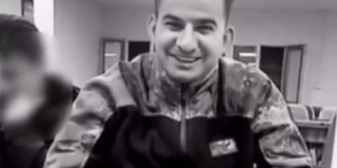 SAKARYALI ŞEHİDİN GÖRÜNTÜLERİ YÜREKLERİ DAĞLADI ŞEHİDİN EL SALLAYIP GÜLDÜĞÜ GÖRÜNTÜLERİ, ACI HABERİ ALAN BABASININ İSE FERYADI YÜREKLERİ BURKTU