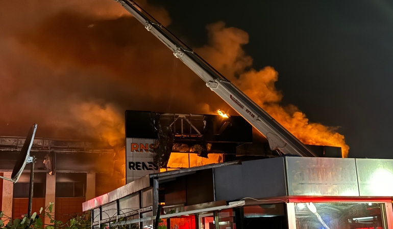 SAKARYA'DA FABRİKADA YANGIN