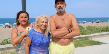 KARASU'DA TATİLCİ VE ESNAF KARŞI KARŞIYA GELDİ UĞUR SEVİNDİK: "BELEDİYENİN ÇÖZMESİ GEREKEN DURUMDA ESNAF VE TATİLCİ KARŞI KARŞIYA BIRAKILIYOR"