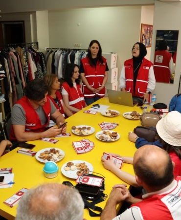 KIZILAY GÖNÜLLÜLERİNE HAYAT KURTARAN EĞİTİM