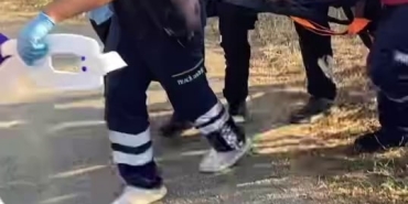 KONTROLDEN ÇIKAN OTOMOBİL, BOŞ ARAZİYE DEVRİLDİ: 1 YARALI