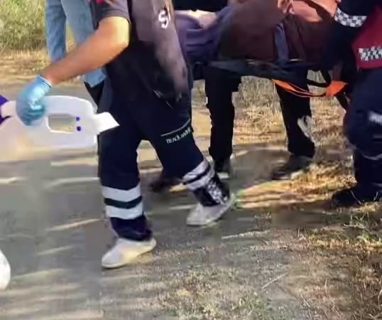 KONTROLDEN ÇIKAN OTOMOBİL, BOŞ ARAZİYE DEVRİLDİ: 1 YARALI