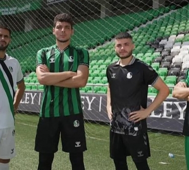 sakaryaspor-un-yeni-formalar-tanitildi_64df4
