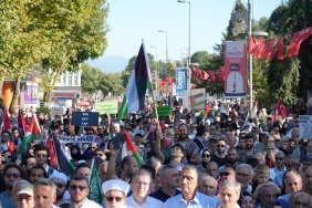 SAKARYA'DA BİNLER GAZZE VE İSMAİL HANİYE İÇİN YÜRÜDÜ