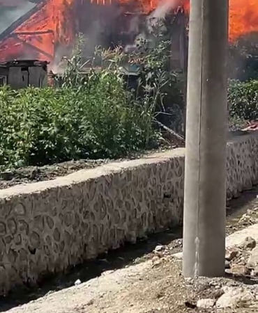 AHIR ALEV ALEV YANDI, HAYVANLAR SON ONDA TELEF OLMAKTAN KURTARILDI