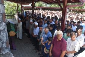 FECİ KAZADA HAYATINI KAYBEDEN 21 YAŞINDAKİ GENÇ SON YOLCULUĞUNA UĞURLANDI