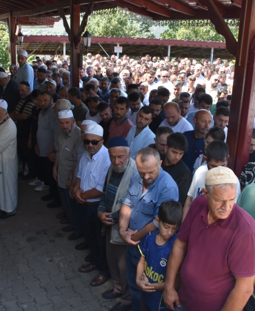 FECİ KAZADA HAYATINI KAYBEDEN 21 YAŞINDAKİ GENÇ SON YOLCULUĞUNA UĞURLANDI