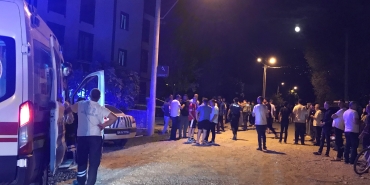 KARDEŞLER ARASINDA ÇIKAN KAVGAYI AYIRMAYA ÇALIŞAN ENİŞTE BIÇAKLANDI