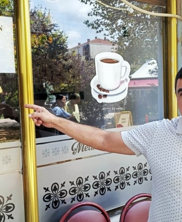 ELEMAN DERDİNDEN BIKAN ESNAF, ÇAREYİ BU İLANI YAZMAKLA BULDU