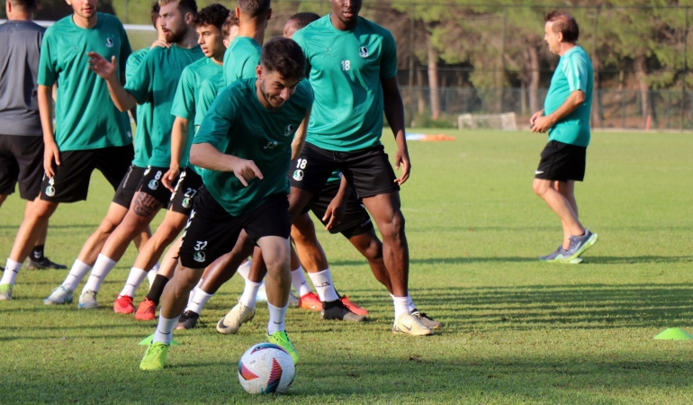 SAKARYASPOR, AMEDSPOR MESAİSİNDE