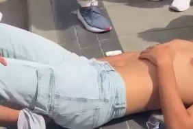 CUMA NAMAZI KILDIĞI ESNADA KALÇASINDAN BIÇAKLANDI