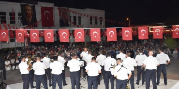 KENT ORKESTRASI ERENLER’DE SANAT VE MÜZİKSEVER VATANDAŞLAR İLE BULUŞTU (1)