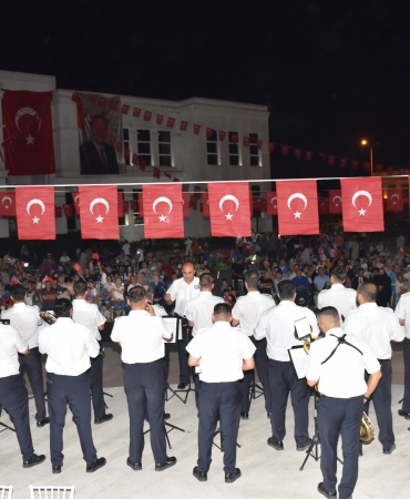 KENT ORKESTRASI ERENLER’DE SANAT VE MÜZİKSEVER VATANDAŞLAR İLE BULUŞTU (1)