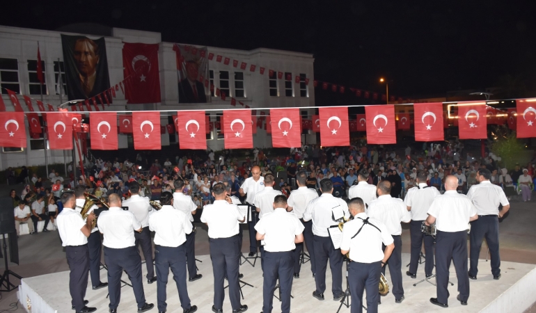 KENT ORKESTRASI ERENLER’DE SANAT VE MÜZİKSEVER VATANDAŞLAR İLE BULUŞTU (1)
