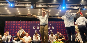 d9422590-bc88-4367-9999-9adc4d28d7e1