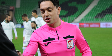 erzurumspor-sakaryaspor-macinin-hakemi-ayberk-demirbas-6974