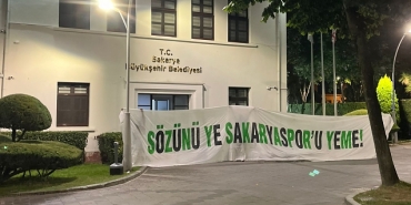 tatangalar-dan-pankartli-mesaj_b3394