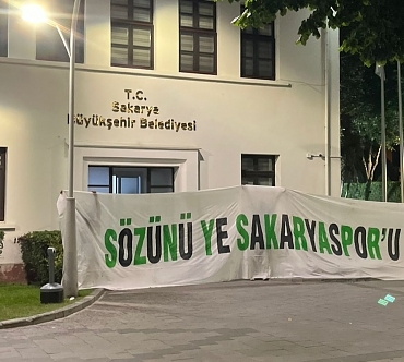 tatangalar-dan-pankartli-mesaj_b3394
