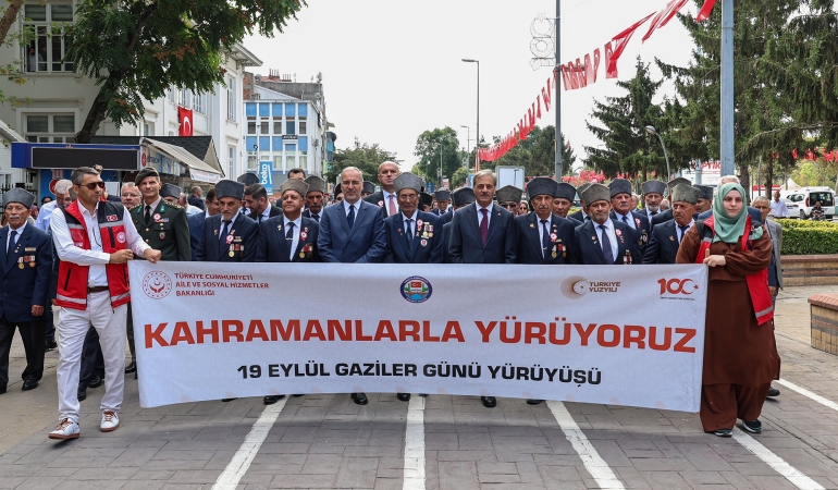 Gaziler vatanı için canlarını ortaya koyan kahramanlarımızdır