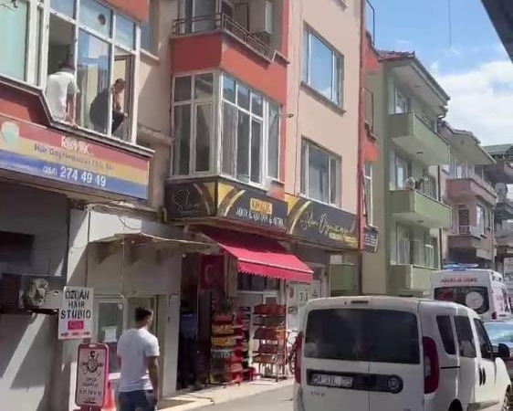 Polisten kaçan şahıs 4. kattan düşerek yaralandı