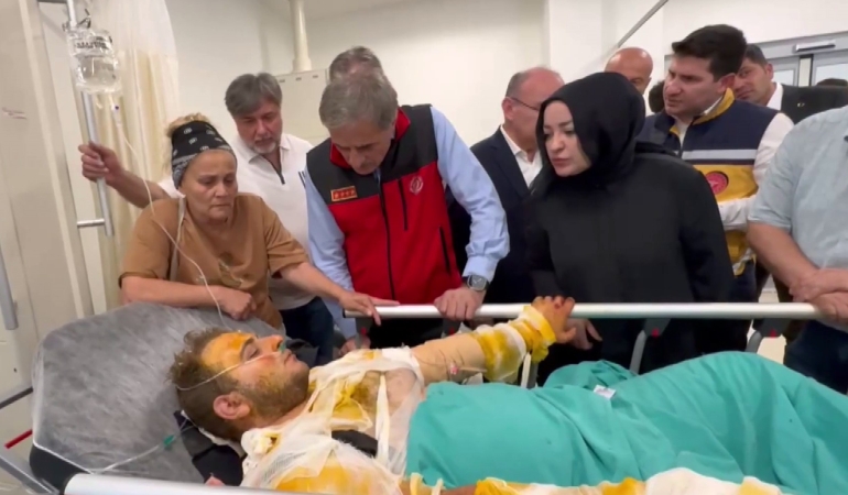 Patlamada yaralanan işçi dehşet anlarını anlattı: “Öyle bir patladı ki üstümüzde kıyafet kalmadı, ayakkabılarımız uçtu”
