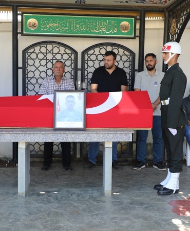 PİYADE ER MUSTAFA ALEMDAR, GÖZYAŞLARIYLA TOPRAĞA VERİLDİ