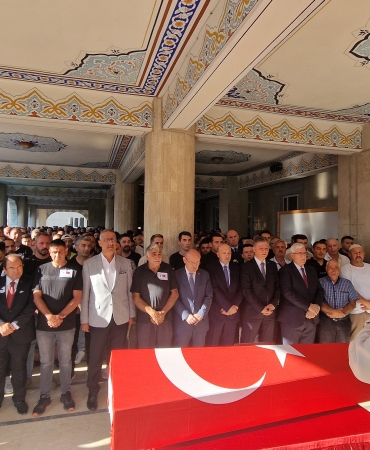 GÖREVİ ESNASINDA KALP KRİZİ GEÇİREN POLİS MEMURU SON YOLCULUĞUNA UĞURLANDI