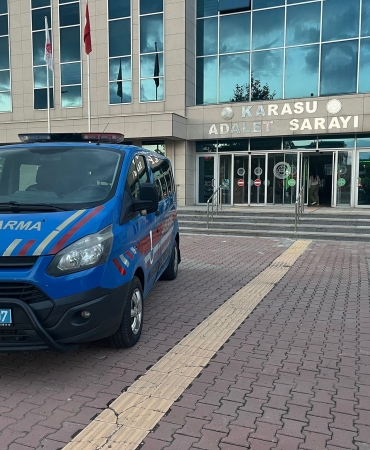 YAŞI KADAR HAPİS CEZASI VARDI, JANDARMA YAKALADI