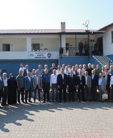AKYAZI'DA 35 YILLIK ESNAFLARA ŞÜKRAN BELGESİ