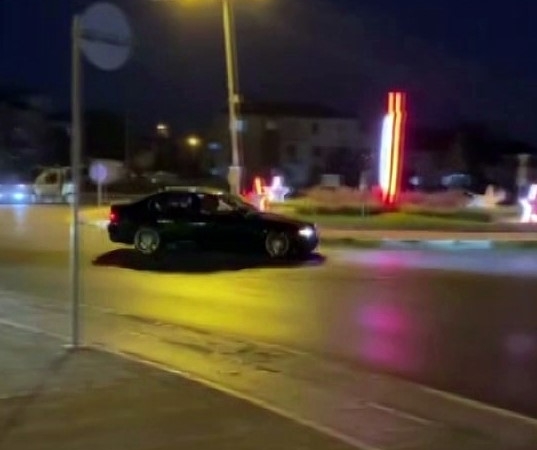 Şehrin göbeğinde attığı drift pahalıya patladı