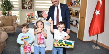BAŞKAN ŞENOL DİNÇ ÖZEL MİSAFİRLERİNİ AĞIRLADI (1)