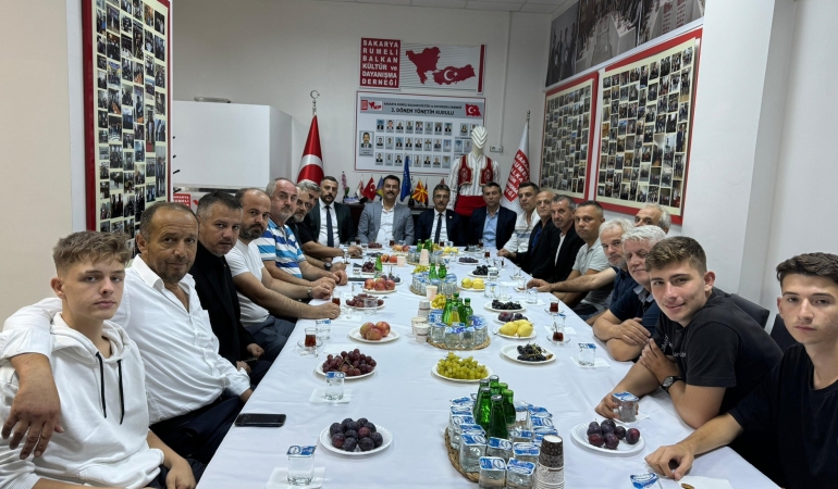 BAŞKAN ŞENOL DİNÇ RUMELİ BALKAN KÜLTÜR VE DAYANIŞMA DERNEĞİNİ ZİYARET ETTİ (1)