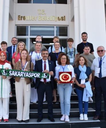 BAŞKAN ŞENOL DİNÇ ÜÇ ÜLKEDEN GELEN MİSAFİRLERİ AĞIRLADI (1)