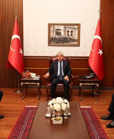 BAŞKAN ŞENOL DİNÇ VALİ RAHMİ DOĞAN’I ZİYARET ETTİ