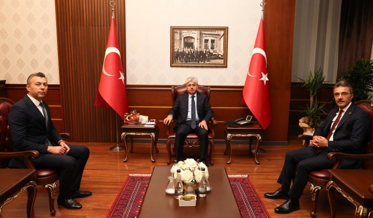 BAŞKAN ŞENOL DİNÇ VALİ RAHMİ DOĞAN’I ZİYARET ETTİ