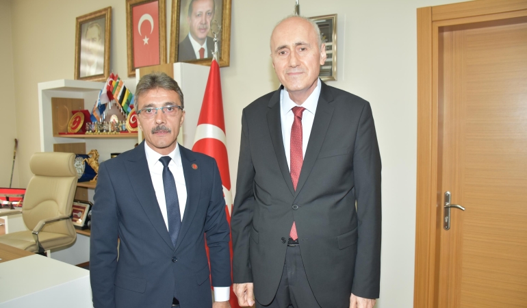 BAŞKAN ŞENOL DİNÇ YENİ TAPU MÜDÜRÜNÜ MİSAFİR ETTİ