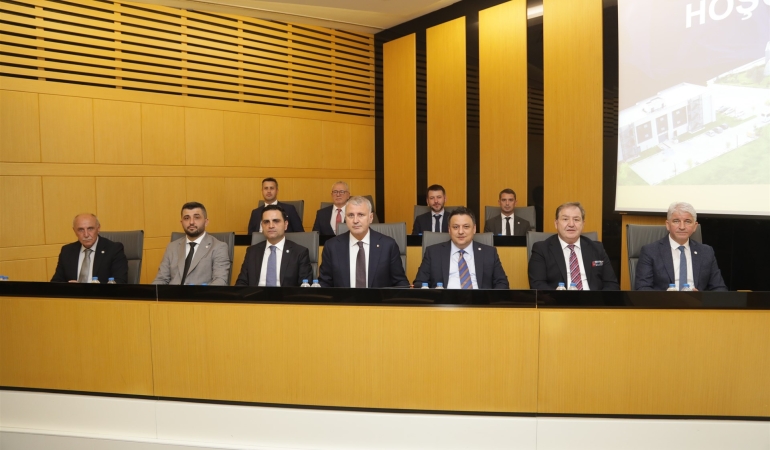 Başkan Altuğ; “Ekonomik anlamda da zorlu bir kış mevsimine giriyoruz”