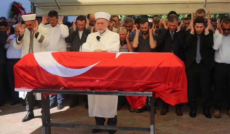 Cephanelik gibi patlayan fabrikada hayatını kaybetmişti, son yolculuğuna uğurlandı