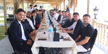 sakaryaspor-kahvaltida-bulustu_82e79