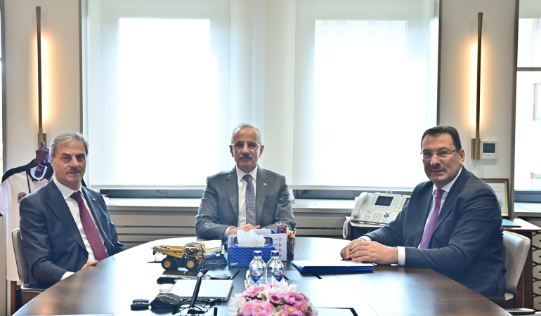 Ankara’da raylı sistem ve ADARAY zirvesi:  “Akıllı ulaşım sistemleriyle Sakarya’da yeni bir dönem için çalışıyoruz”