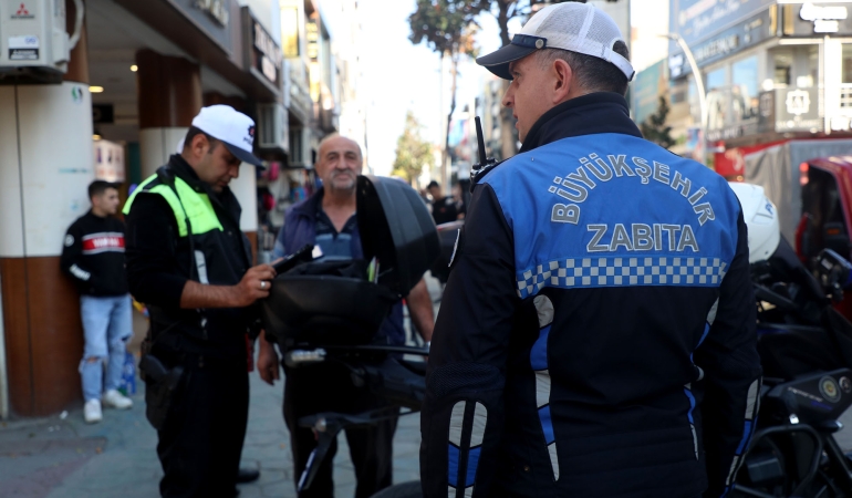 Çark’ta huzur mesaisi Zabıta ekipleri vatandaşlara tek tek anlatıyor
