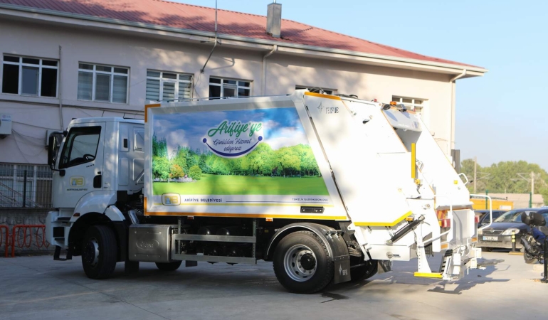 Arifiye Belediyesine Yeni Hibe Çöp Kamyonu