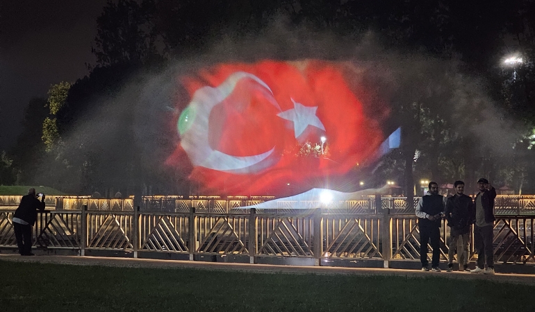 Aziz Duran Parkı’nda Cumhuriyet’in 101’inci yaşında büyüleyici gösteri