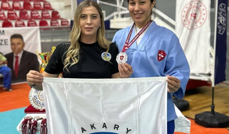 Gümüş madalyaya uzanan Ece Zurnacı Türk Bayrağı’nı dalgalandıracak