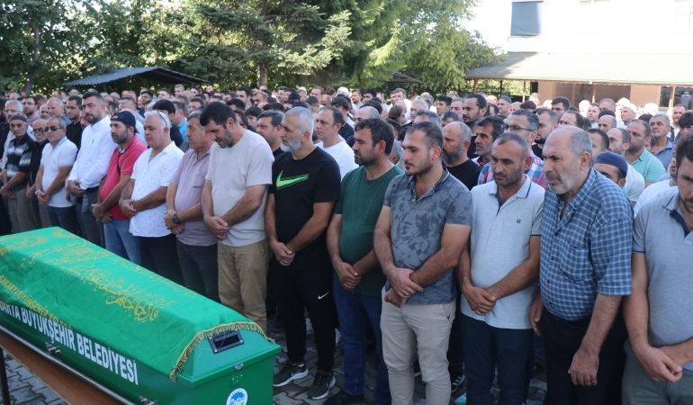 OBA MAKARNA'DAKİ PATLAMADA HAYATINI KAYBEDEN İŞÇİ SON YOLCULUĞUNA UĞURLANDI KARDEŞLERİNDEN BİRİ SUDA BOĞULARAK HAYATINI KAYBETMİŞ